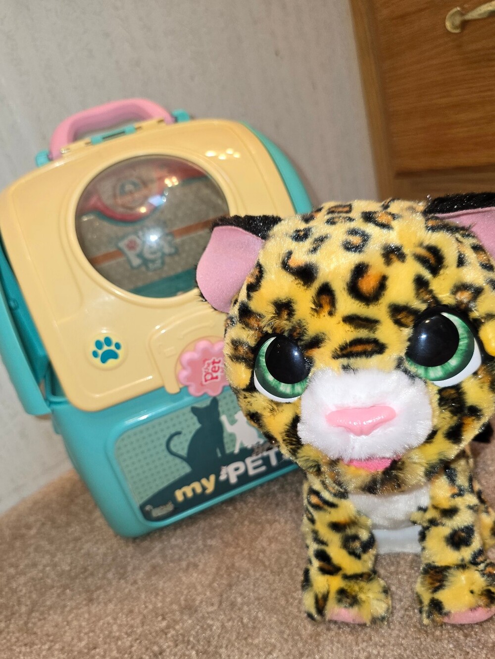 furReal Lil Wilds Lolly the Leopard Interactive Pet Toy Works, Carrying Backpack